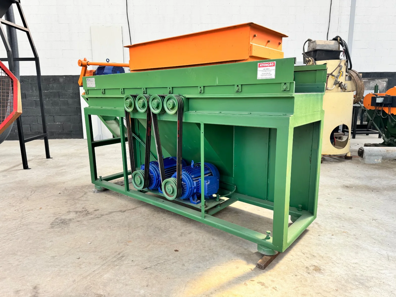 MÁQUINA PARA PRODUZIR MARAVALHA DE MADEIRA
